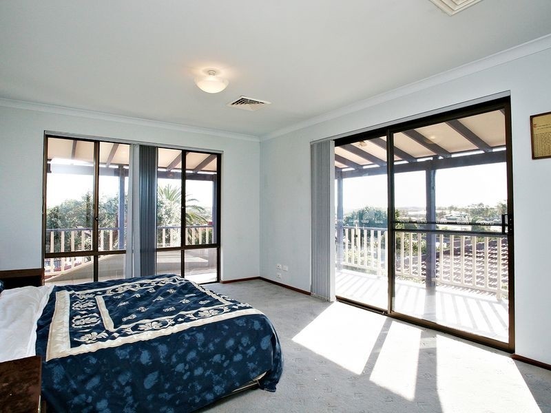 11 Morton Road, Hamilton Hill WA 6163