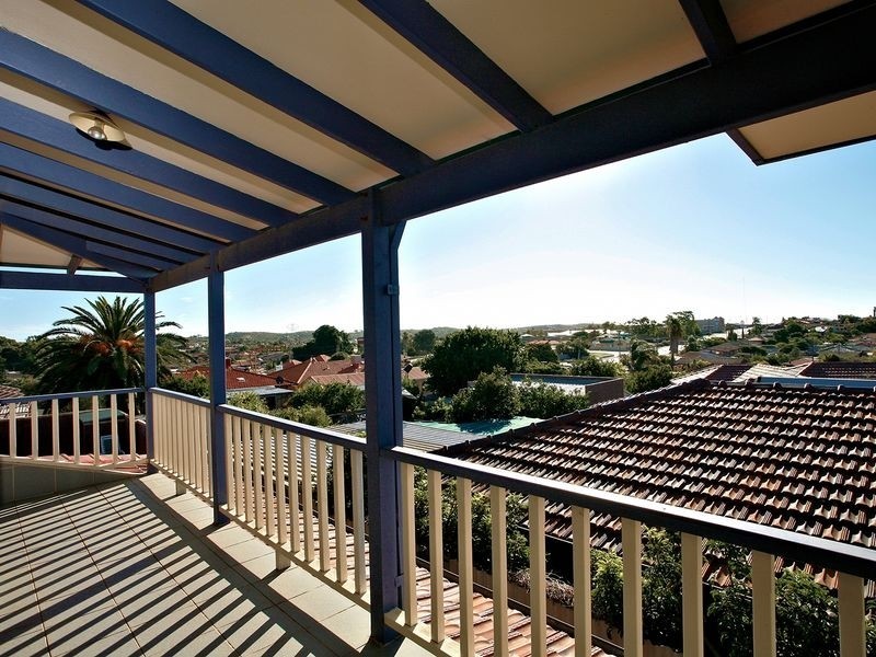 11 Morton Road, Hamilton Hill WA 6163