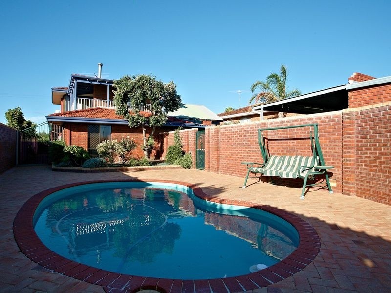 11 Morton Road, Hamilton Hill WA 6163
