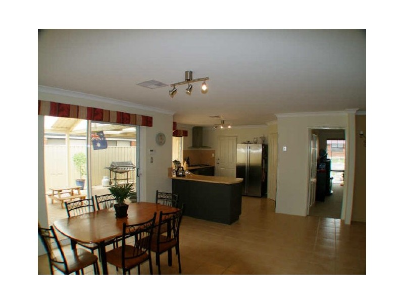 238 Amherst Road, Canning Vale WA 6155