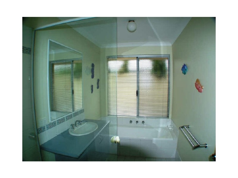 238 Amherst Road, Canning Vale WA 6155