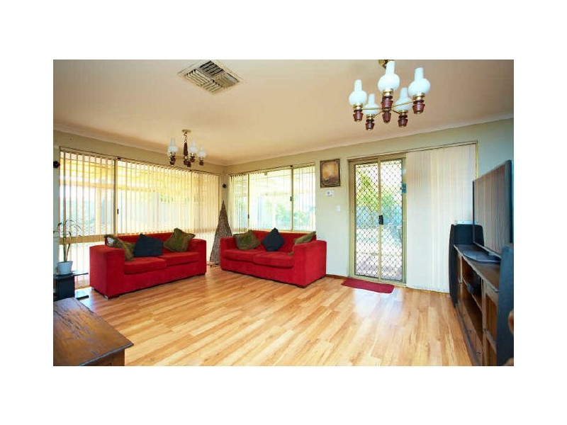 3 Dulverson Place, South Lake WA 6164