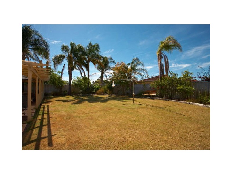 3 Dulverson Place, South Lake WA 6164