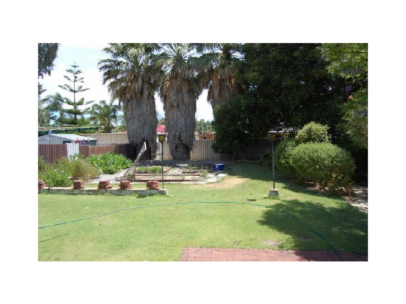 7 Longfield Road, Maddington WA 6109