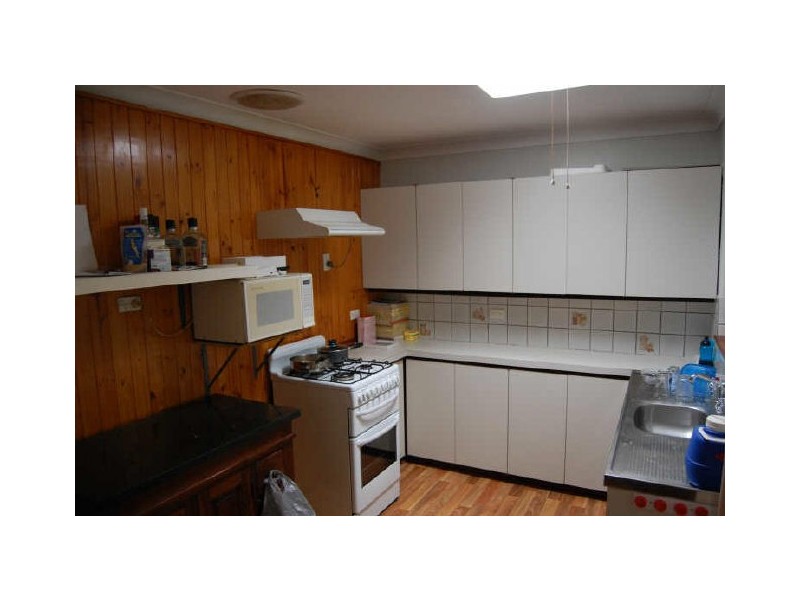 7 Longfield Road, Maddington WA 6109