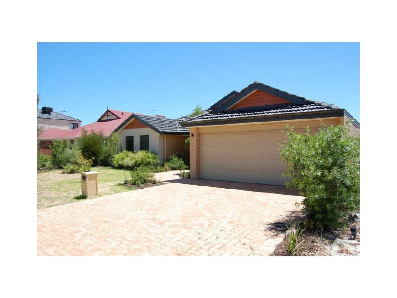 16 Freycinet Ct, Aubin Grove WA 6164