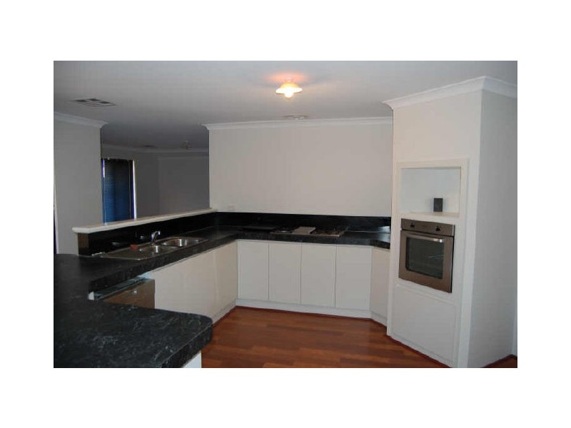 16 Freycinet Ct, Aubin Grove WA 6164