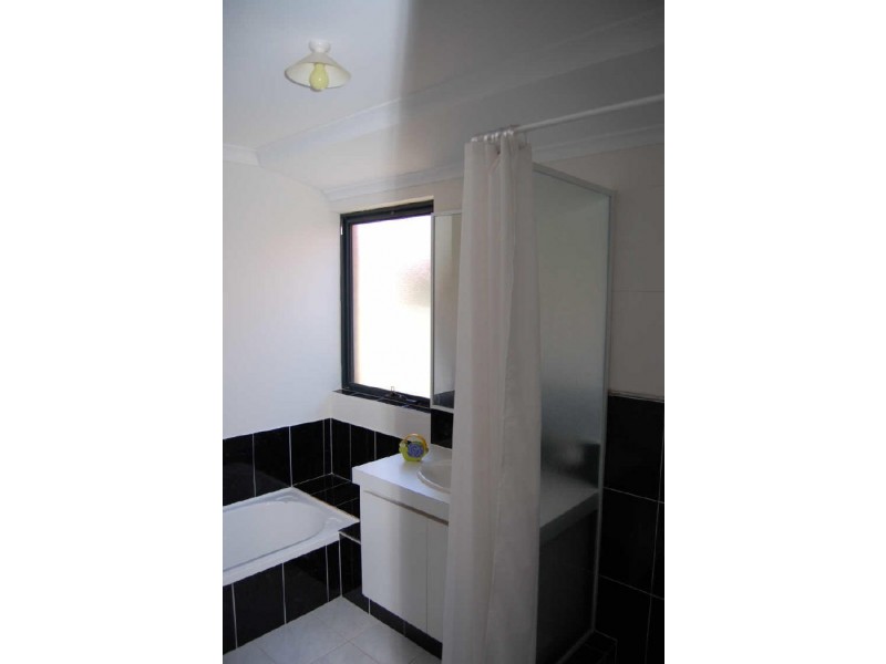 16 Freycinet Ct, Aubin Grove WA 6164