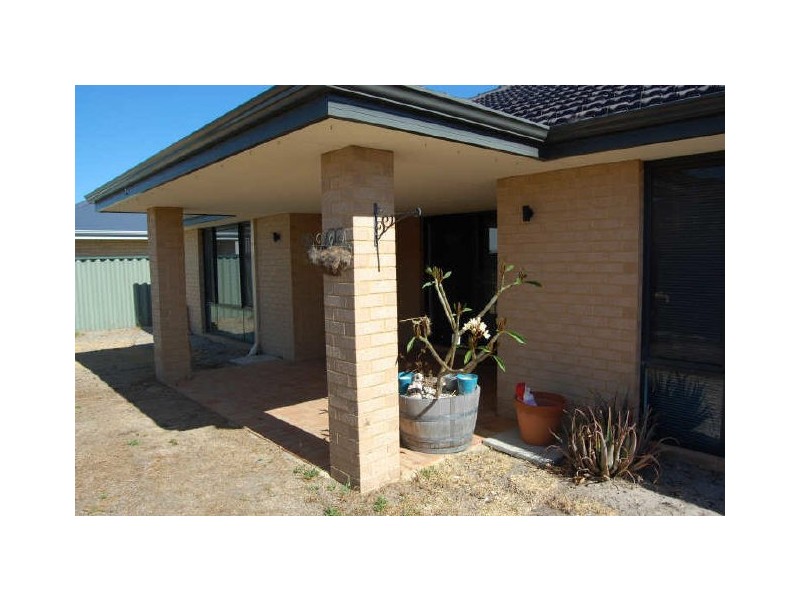 16 Freycinet Ct, Aubin Grove WA 6164