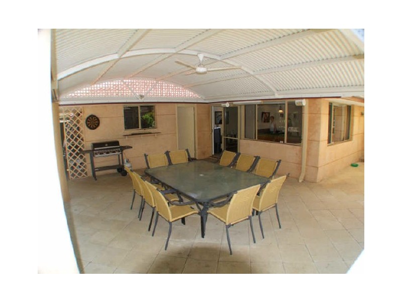 25 Shacklock Crescent, Winthrop WA 6150