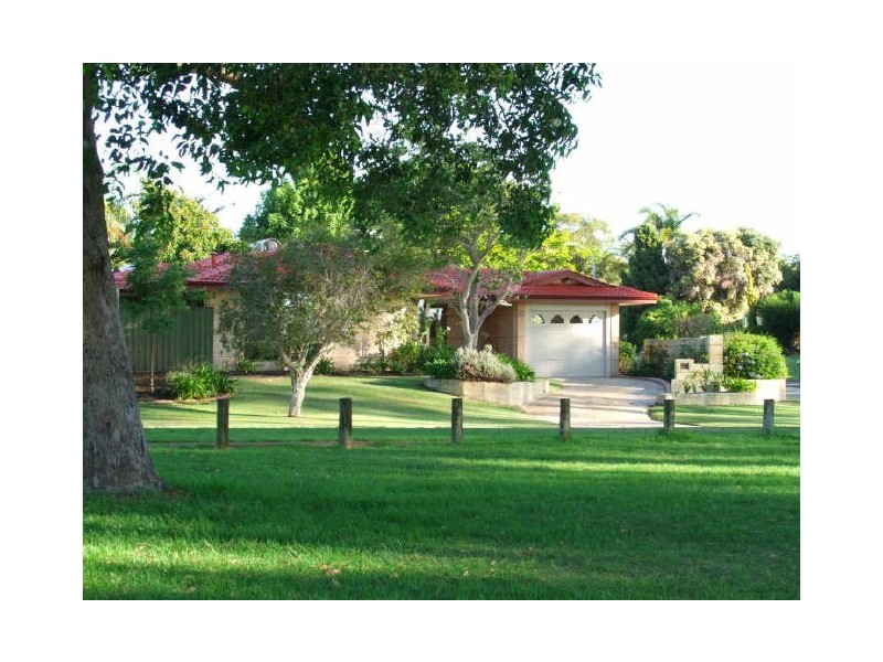 25 Shacklock Crescent, Winthrop WA 6150