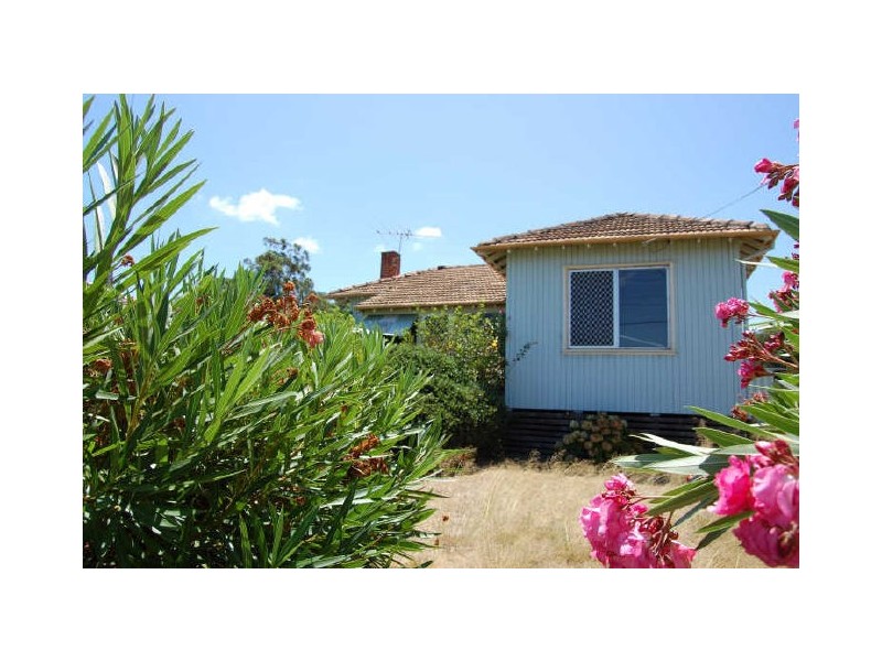 14 Garling Street, Willagee WA 6156