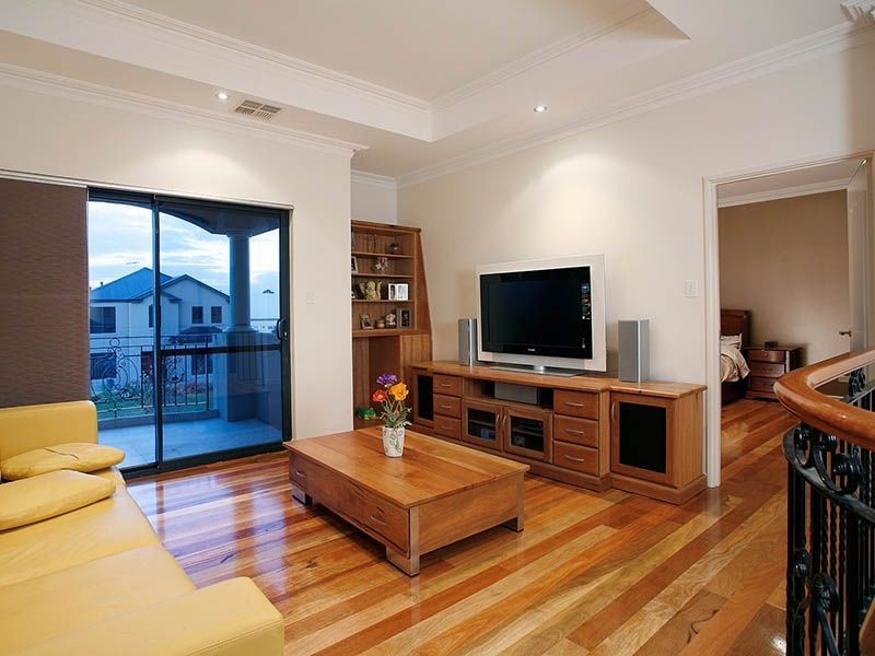 12 Hamelin Drive, Munster WA 6166