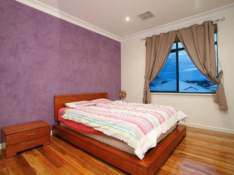 12 Hamelin Drive, Munster WA 6166