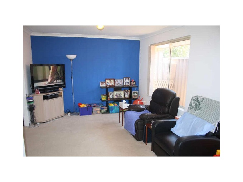 2/2 Troode Street, Munster WA 6166