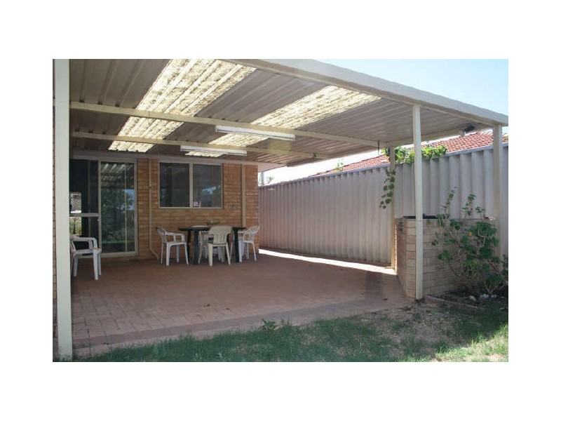 2/2 Troode Street, Munster WA 6166