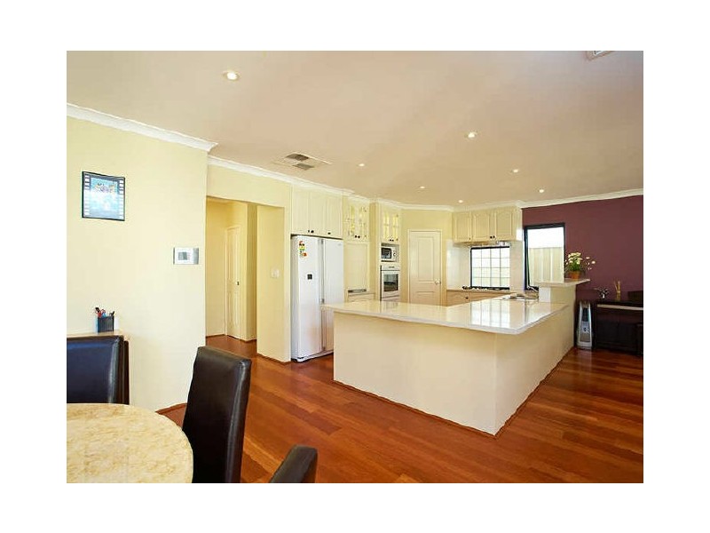 5 Dixon Street, Kardinya WA 6163