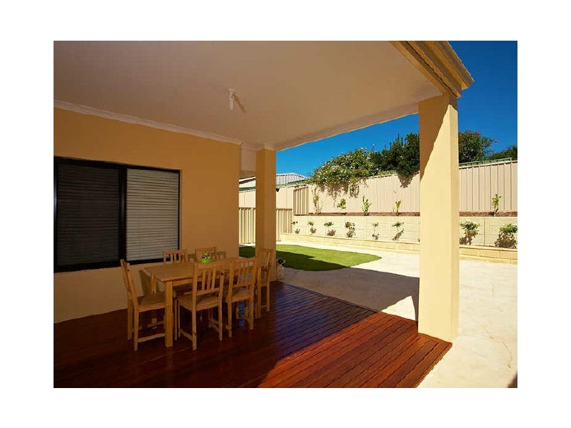 5 Dixon Street, Kardinya WA 6163