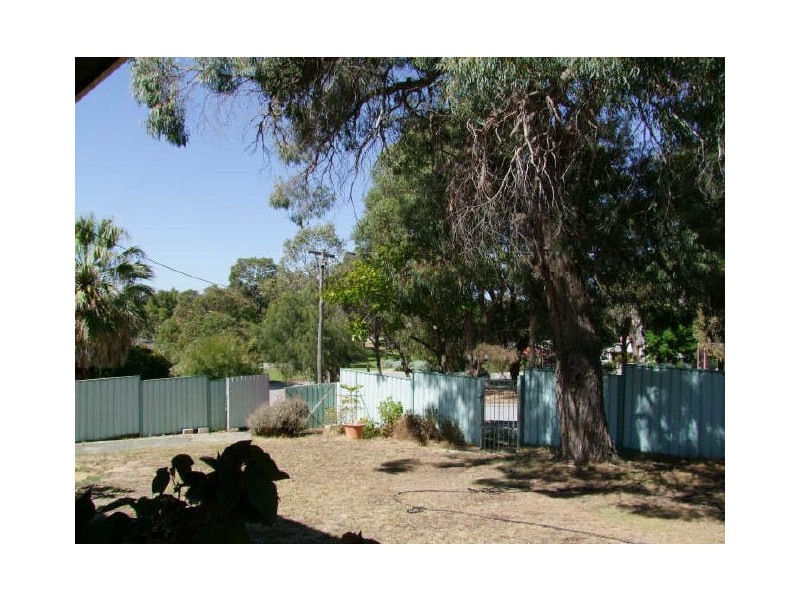 14 Rinaldo Place, Coolbellup WA 6163
