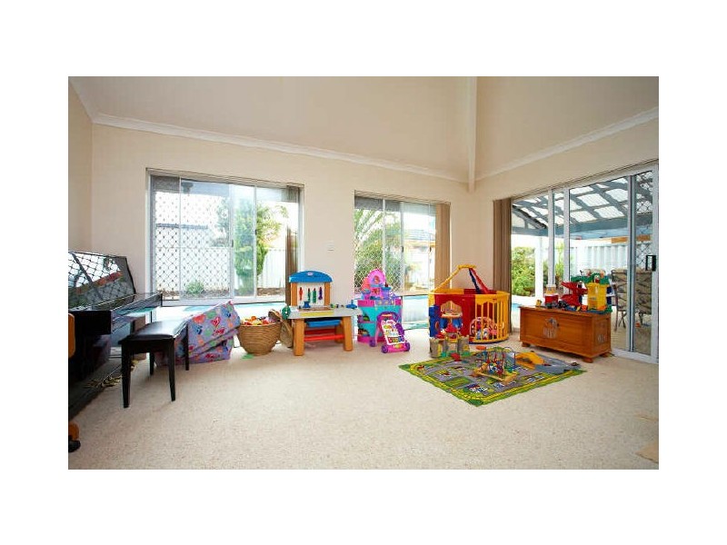 43 Southacre Drive, Canning Vale WA 6155