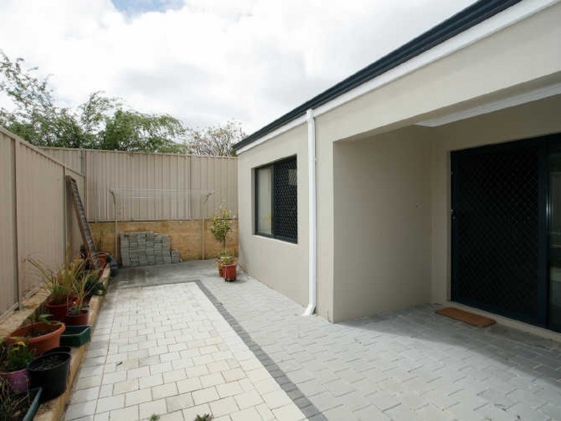 27 Merian Close, Bentley WA 6102