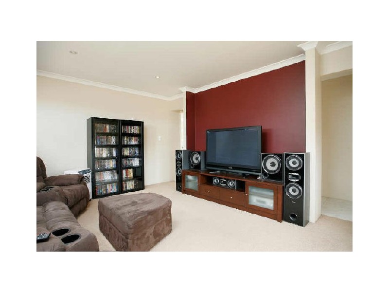 319 Wentworth Parade, Success WA 6164