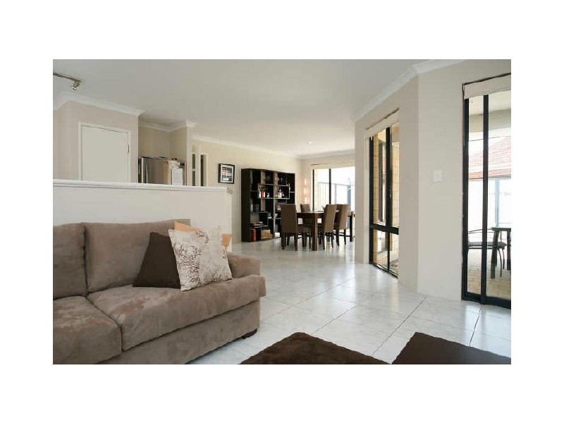 319 Wentworth Parade, Success WA 6164