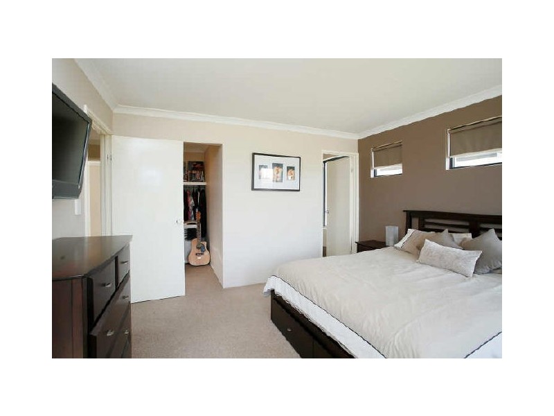 319 Wentworth Parade, Success WA 6164