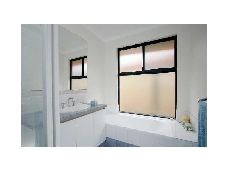 319 Wentworth Parade, Success WA 6164