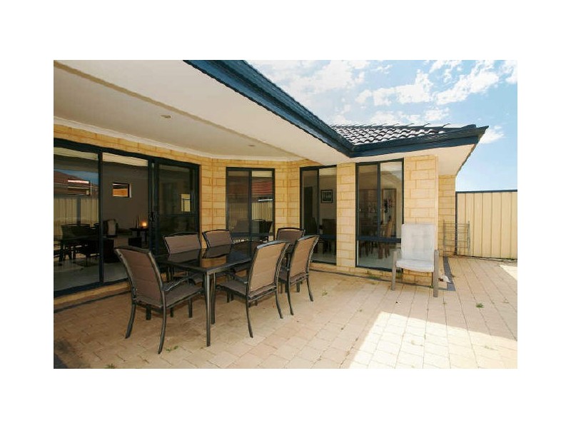 319 Wentworth Parade, Success WA 6164