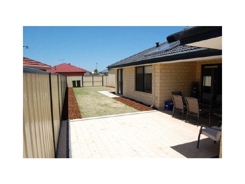 319 Wentworth Parade, Success WA 6164