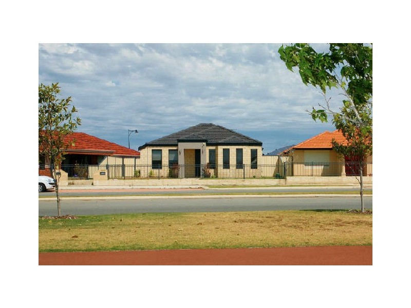 319 Wentworth Parade, Success WA 6164