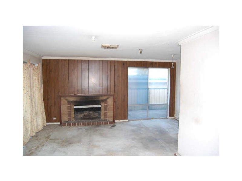 7 Richard Place, Orelia WA 6167