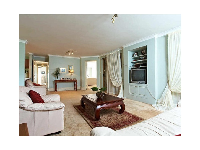 2 Foxcroft Court, Kardinya WA 6163