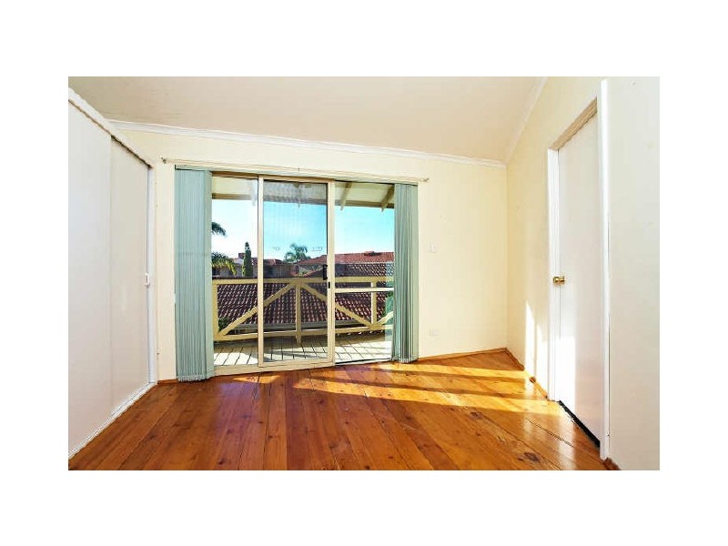 17 Pine Grove, Kardinya WA 6163