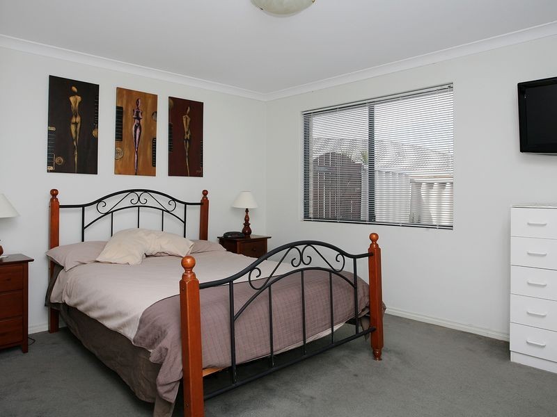 65 Crossland Way, Kardinya WA 6163