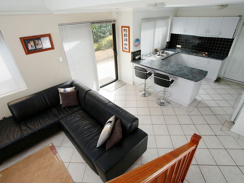 65 Crossland Way, Kardinya WA 6163