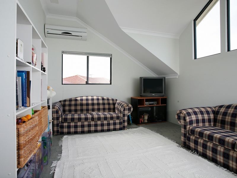 65 Crossland Way, Kardinya WA 6163