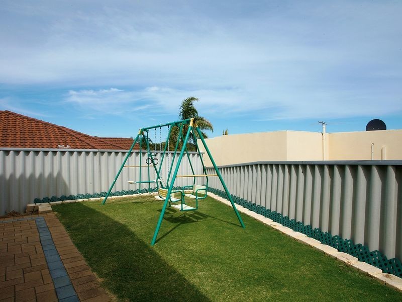 65 Crossland Way, Kardinya WA 6163