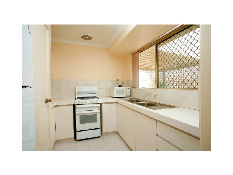 2/99 Simpson Avenue, Rockingham WA 6168