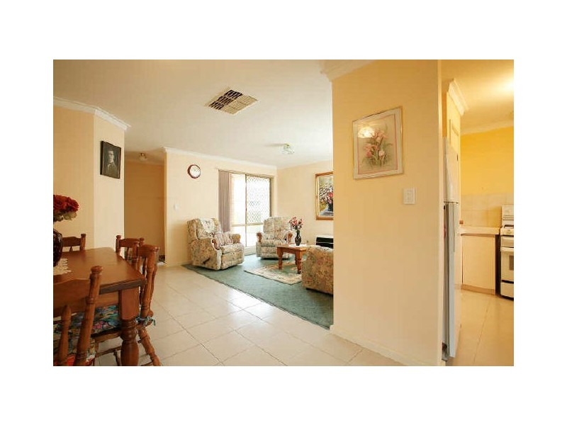 2/99 Simpson Avenue, Rockingham WA 6168