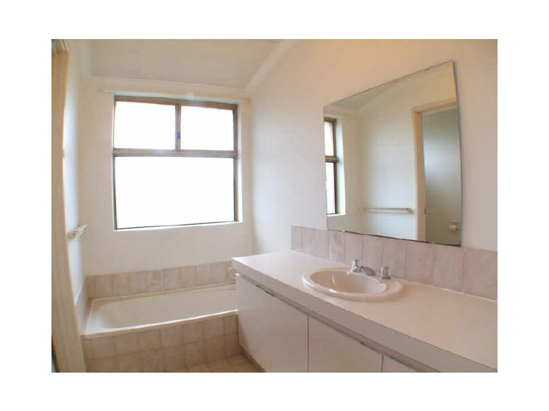 11/1-3 Stanbury Place, Kardinya WA 6163