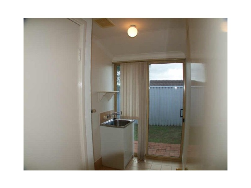 11/1-3 Stanbury Place, Kardinya WA 6163