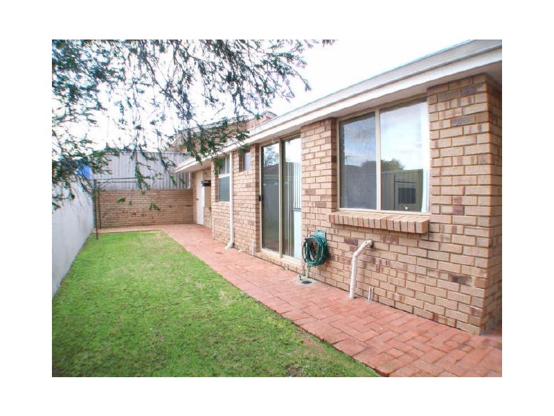 11/1-3 Stanbury Place, Kardinya WA 6163