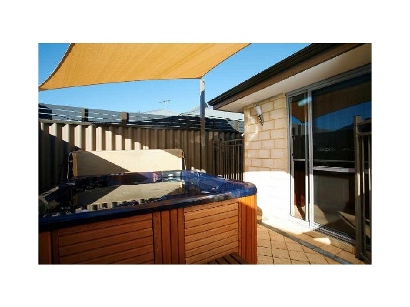 87 Aurora Drive, Atwell WA 6164