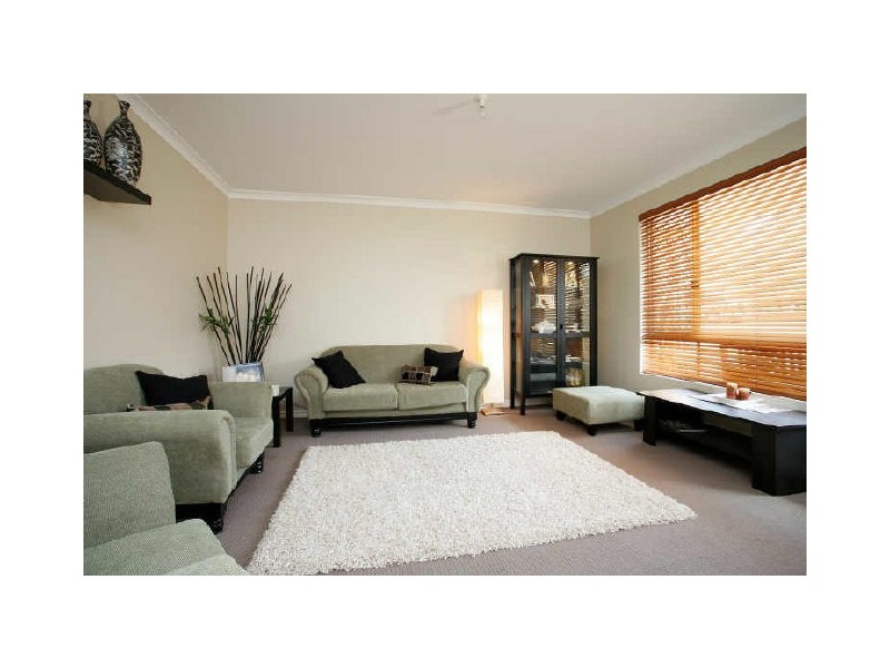 24 Fairmount Close, Bibra Lake WA 6163