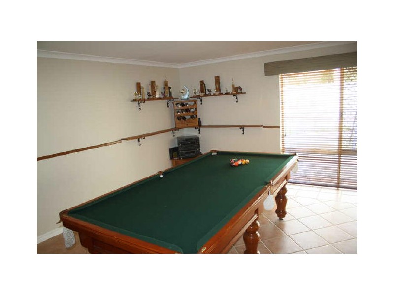 24 Fairmount Close, Bibra Lake WA 6163