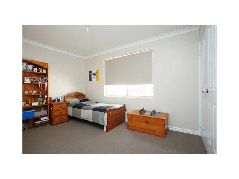 24 Fairmount Close, Bibra Lake WA 6163