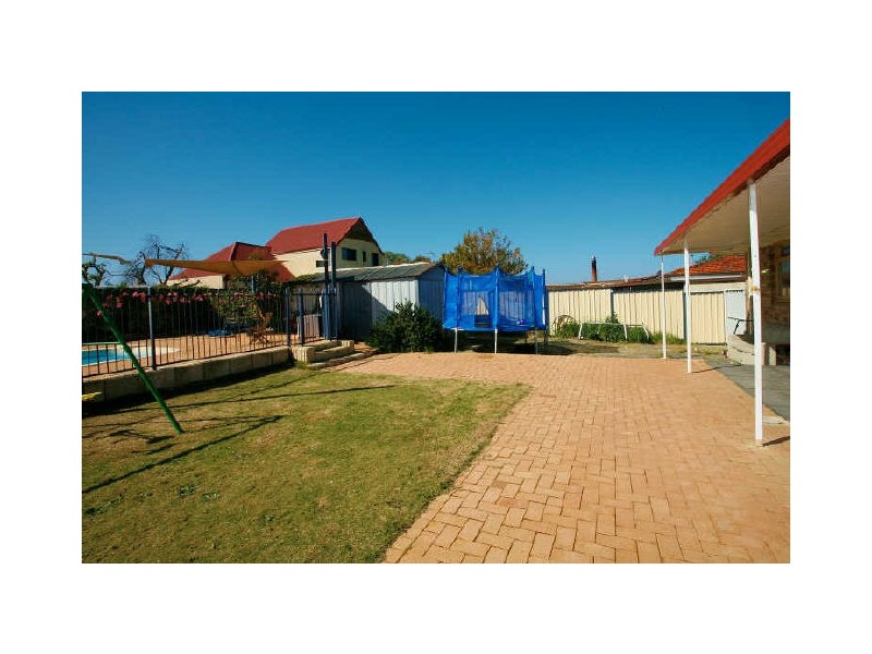 76 York Street, Beaconsfield WA 6162