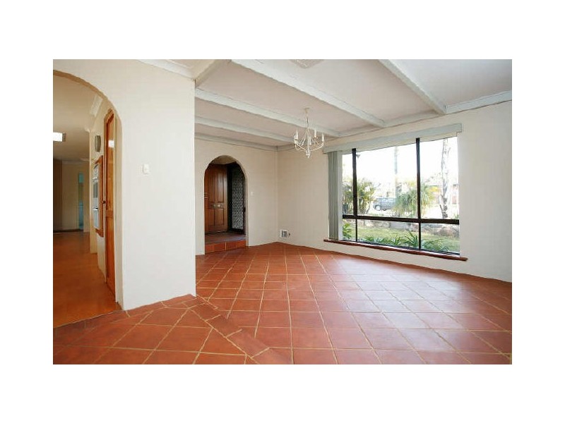 9 Wellesley Way, Samson WA 6163